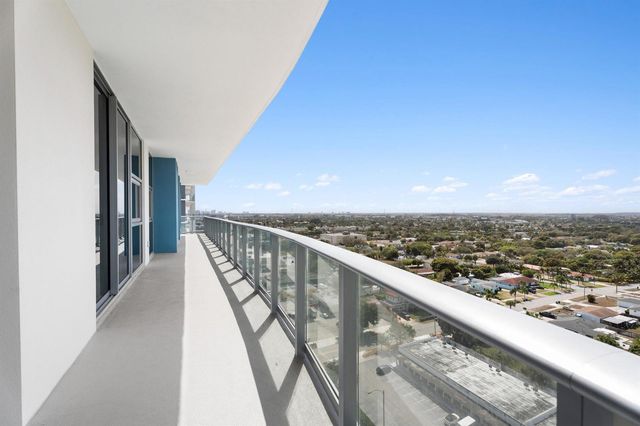 220 Lake Shore Drive 1523, Lake Park, FL 33403
