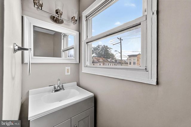 401 BERGEN ST, Gloucester City, NJ 08030