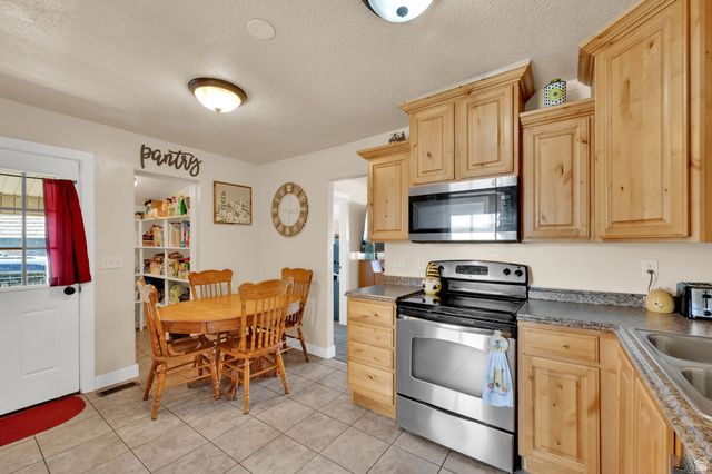 279 W PACIFIC DR, American Fork, UT 84003