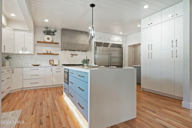 16 Gatehouse Lane, Sandy, UT 84092
