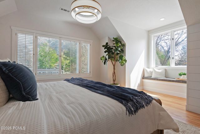 16 Gatehouse Lane, Sandy, UT 84092