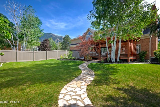 16 Gatehouse Lane, Sandy, UT 84092