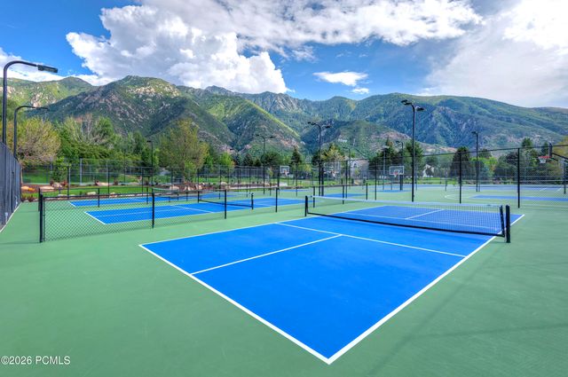 16 Gatehouse Lane, Sandy, UT 84092