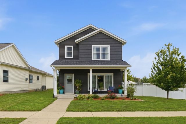 1678 Olde Brandy Lane, Davenport, IA 52807