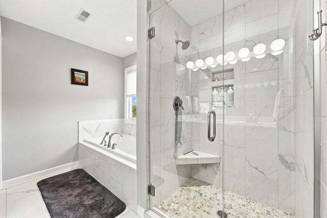 1678 Olde Brandy Lane, Davenport, IA 52807