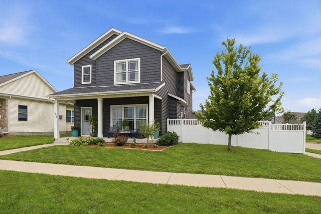 1678 Olde Brandy Lane, Davenport, IA 52807