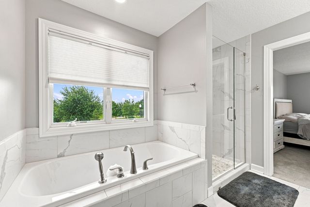 1678 Olde Brandy Lane, Davenport, IA 52807