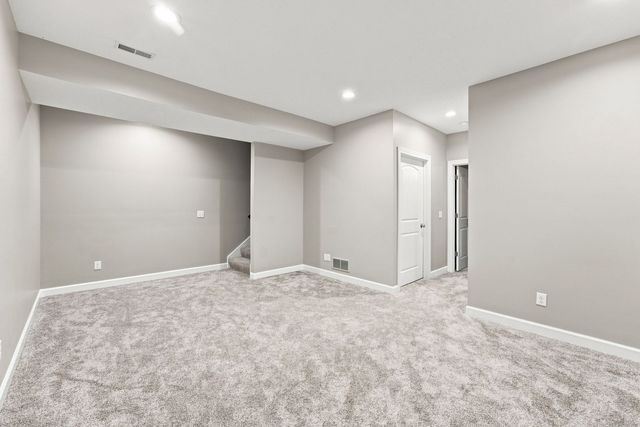 1678 Olde Brandy Lane, Davenport, IA 52807