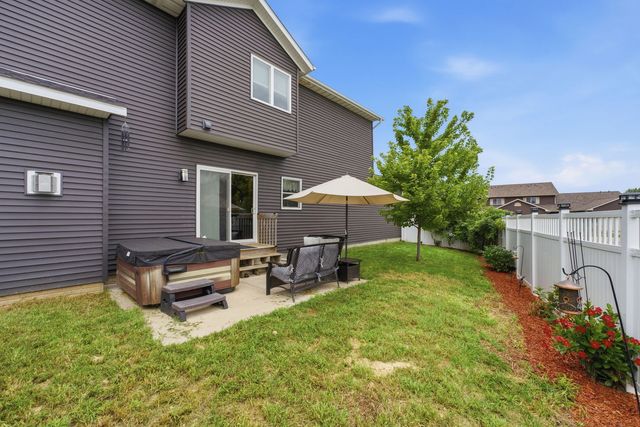 1678 Olde Brandy Lane, Davenport, IA 52807