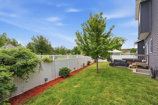 1678 Olde Brandy Lane, Davenport, IA 52807