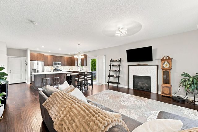 1678 Olde Brandy Lane, Davenport, IA 52807