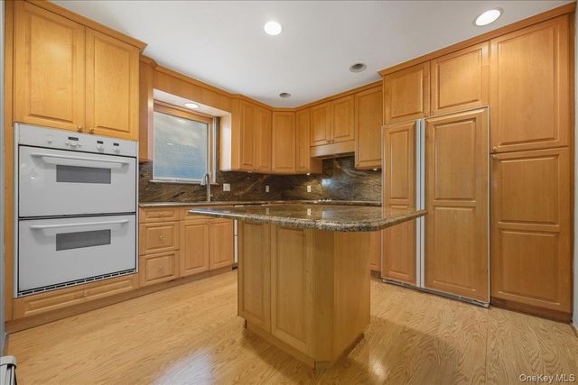 54 Fairfield Avenue, Port Washington, NY 11050