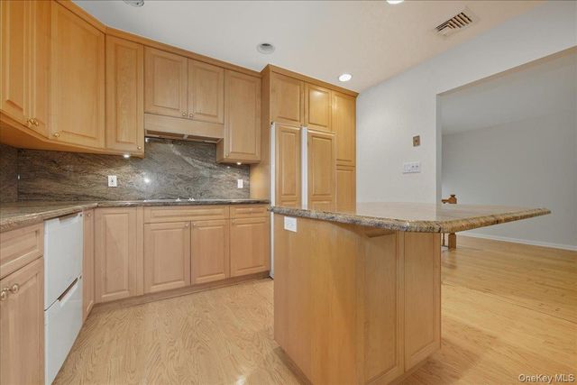 54 Fairfield Avenue, Port Washington, NY 11050