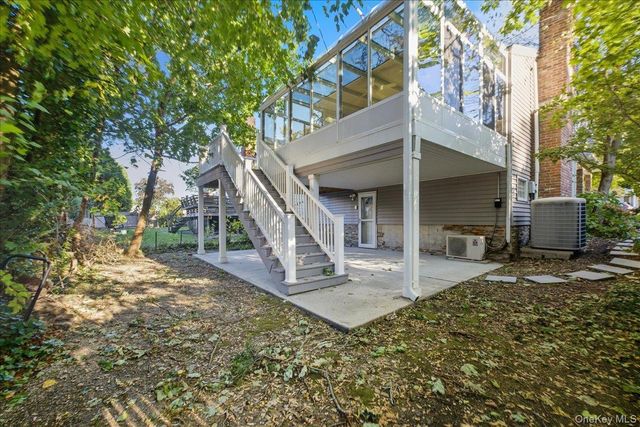 54 Fairfield Avenue, Port Washington, NY 11050