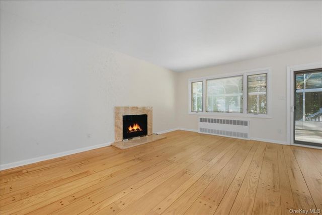 54 Fairfield Avenue, Port Washington, NY 11050