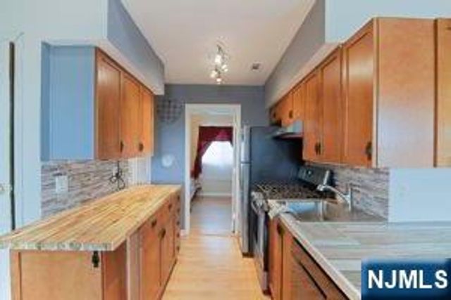 23 Wimbledon Drive 10, Vernon, NJ 07462