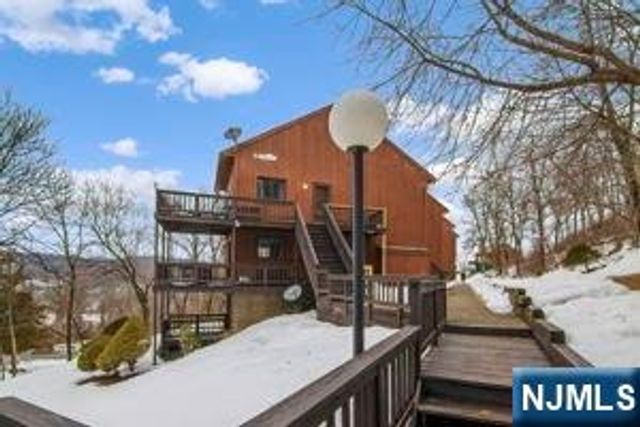 23 Wimbledon Drive 10, Vernon, NJ 07462