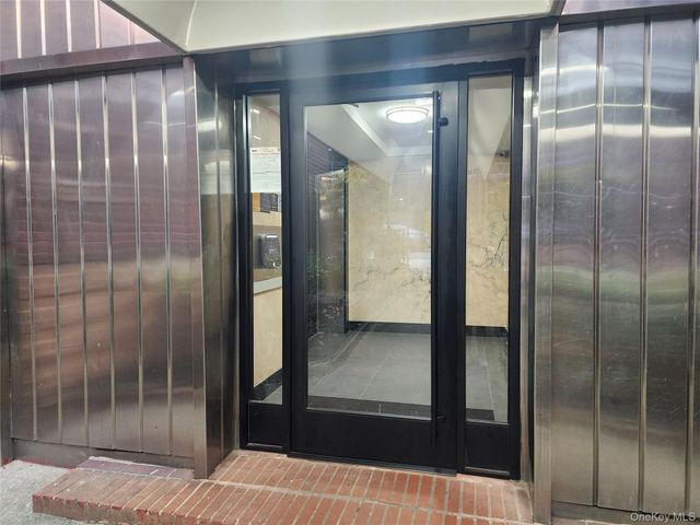 12325 82nd Avenue 2T, Kew Gardens, NY 11415