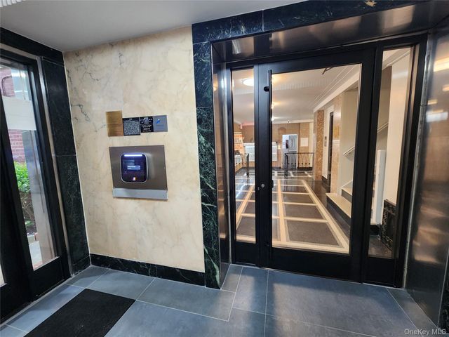 12325 82nd Avenue 2T, Kew Gardens, NY 11415