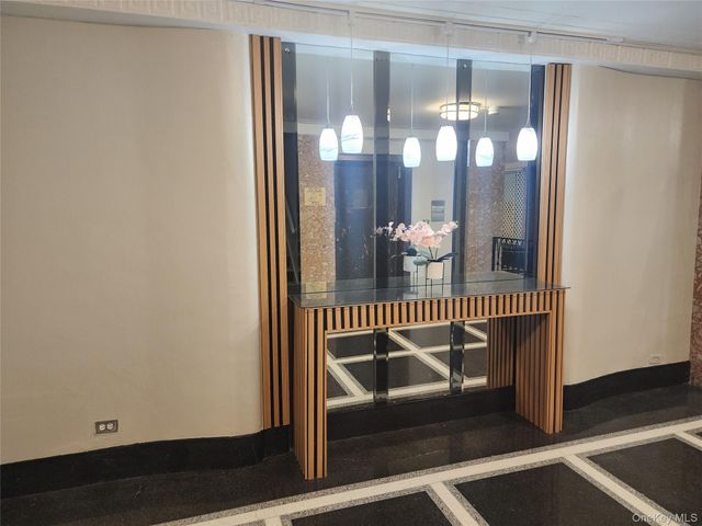 12325 82nd Avenue 2T, Kew Gardens, NY 11415