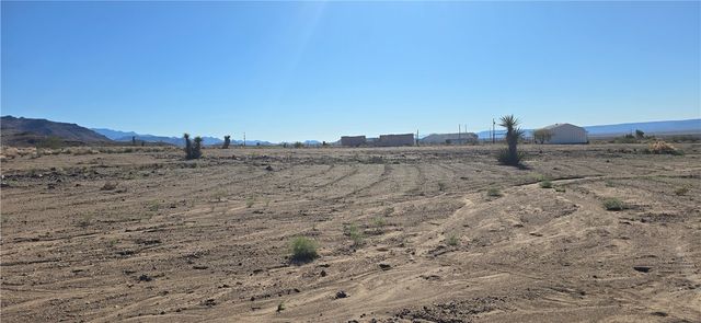 3628 W Collins Drive, Golden Valley, AZ 86413