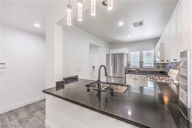 9052 Silk Threads Avenue, Las Vegas, NV 89149