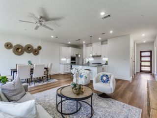 5621 Woodlands Drive, The Colony, TX 75056