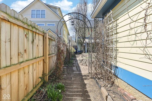 2307 N Alabama Street, Indianapolis, IN 46205