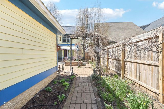 2307 N Alabama Street, Indianapolis, IN 46205