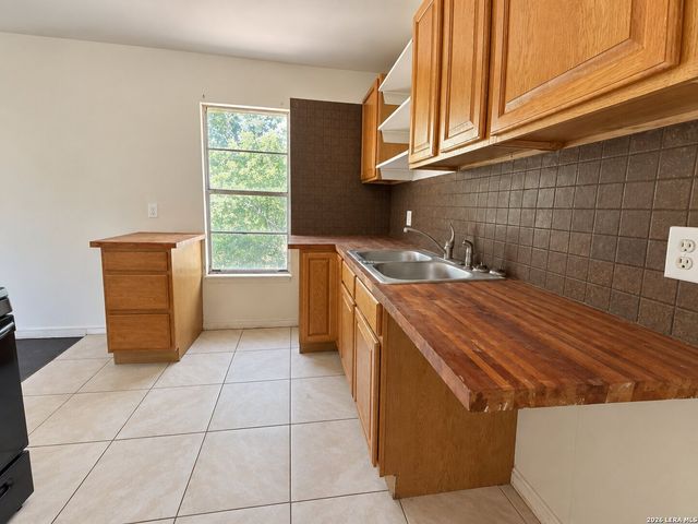 3318 Bob Billa St, San Antonio, TX 78223