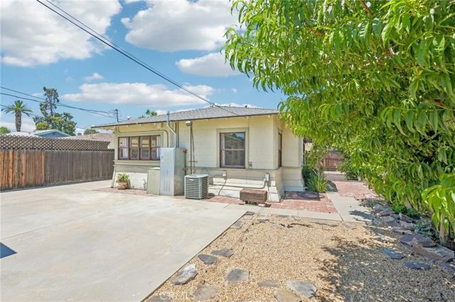 4158 Highland Place, Riverside, CA 92506