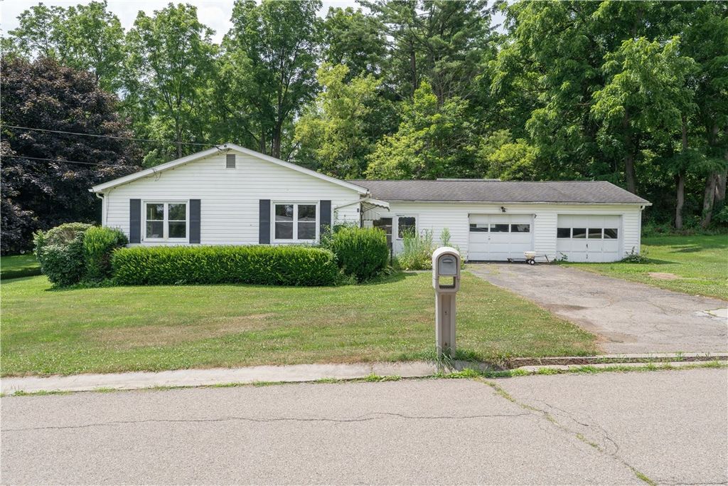 3 Crescent Place, Almond, NY 14804