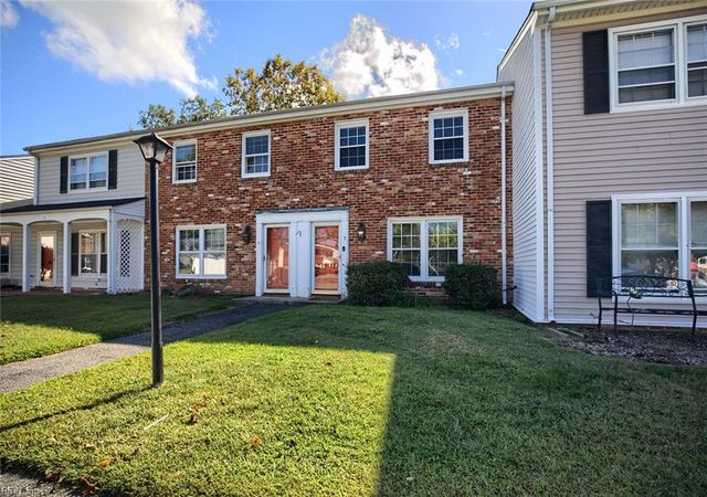 3 Towne Square DR, Newport News, VA 23607