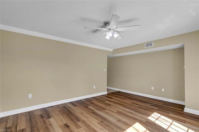 3 Towne Square DR, Newport News, VA 23607