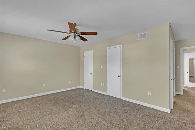 3 Towne Square DR, Newport News, VA 23607