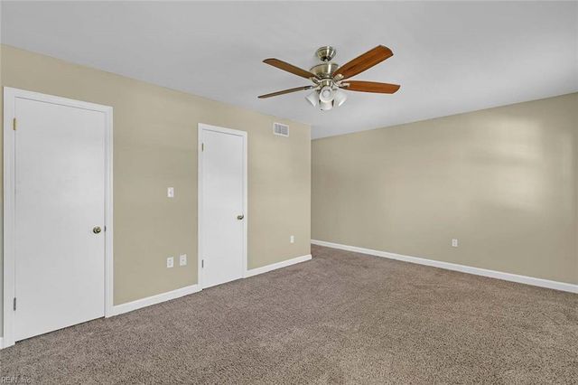 3 Towne Square DR, Newport News, VA 23607