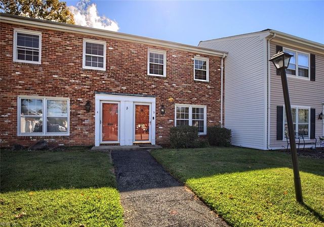 3 Towne Square DR, Newport News, VA 23607