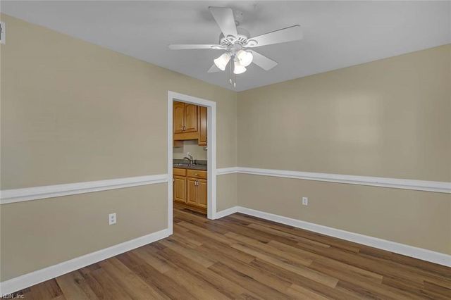 3 Towne Square DR, Newport News, VA 23607