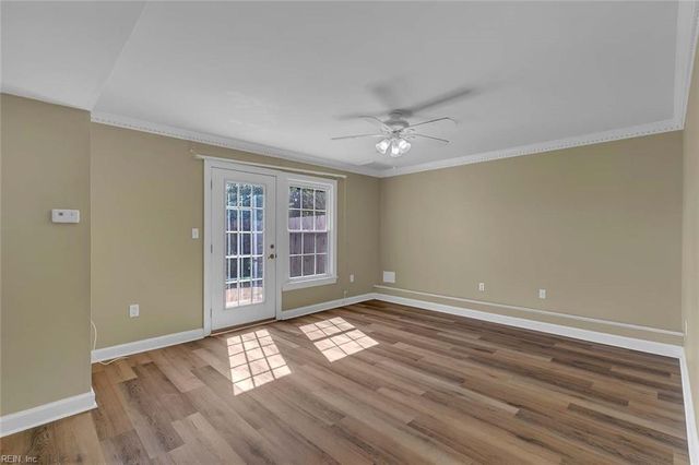 3 Towne Square DR, Newport News, VA 23607