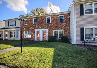 3 Towne Square DR, Newport News, VA 23607