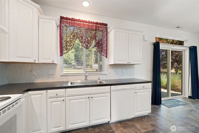 70 E Dabob Road, Shelton, WA 98584