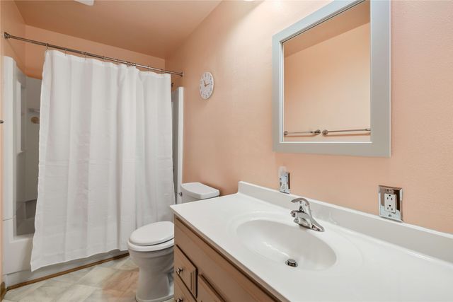 690 NW 66th Avenue, Des Moines, IA 50313