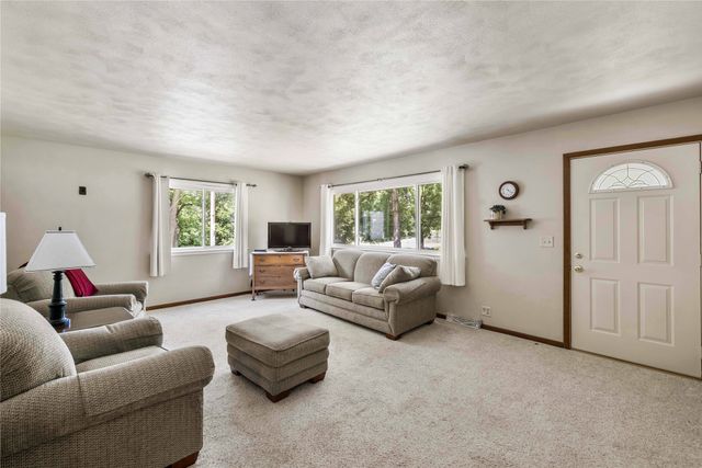 690 NW 66th Avenue, Des Moines, IA 50313