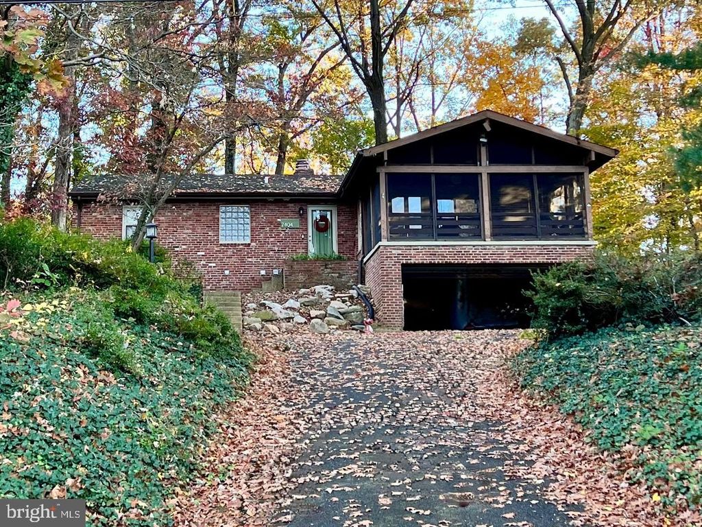 7404 ORIOLE AVE, Springfield, VA 22150