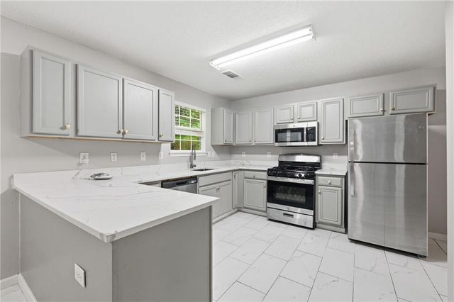 155 Apache Street SW, Atlanta, GA 30331