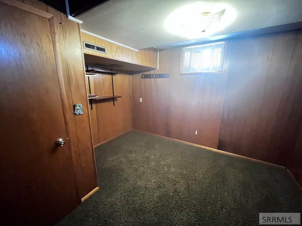 Image 15 of property listing at 556 Westhill Avenue, Idaho Falls, ID 83402