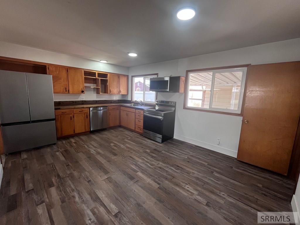 Image 5 of property listing at 556 Westhill Avenue, Idaho Falls, ID 83402