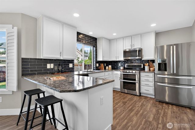 24216 237th Way SE, Maple Valley, WA 98038