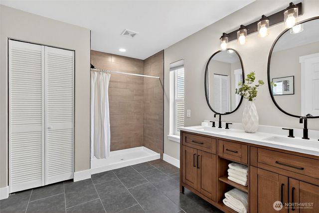 24216 237th Way SE, Maple Valley, WA 98038