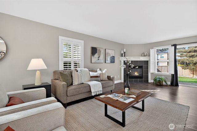 24216 237th Way SE, Maple Valley, WA 98038